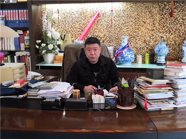 会长  龚斐